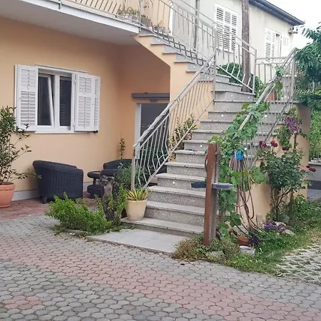 South Gate Apartmán